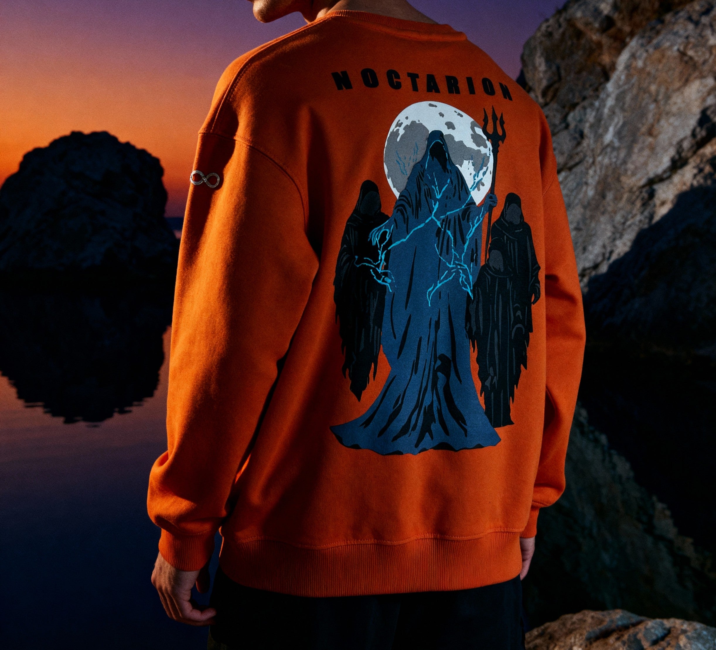 VAKI NOCTARION OVERSIZED SWEATSHIRT ORANGE