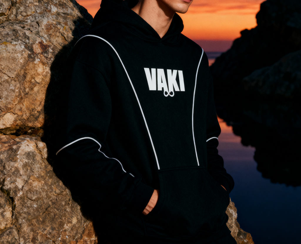 VAKI MOONWIRE OVERSIZED BLACK HOODIE