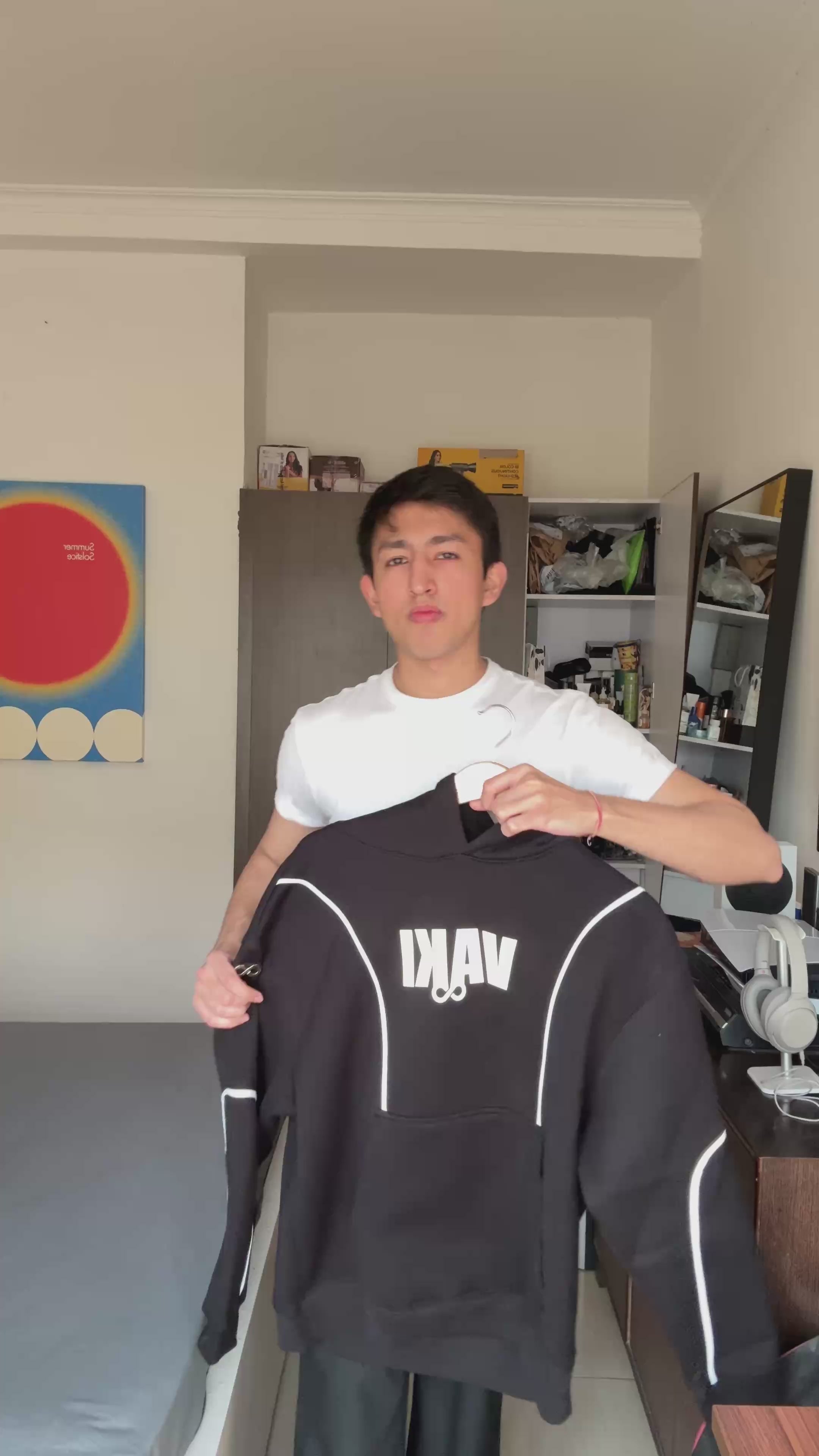 VAKI MOONWIRE OVERSIZED BLACK HOODIE